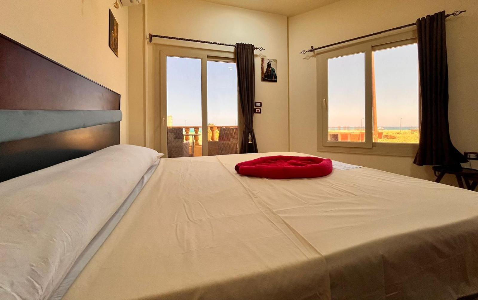 Reef House Hotel *